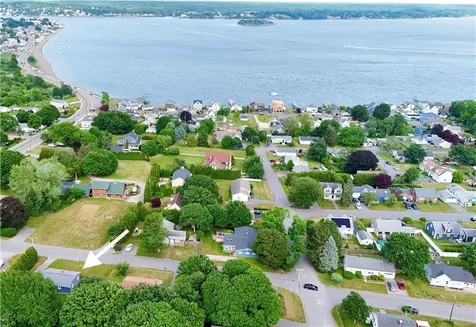 27 Alan Avenue Portsmouth RI 02871