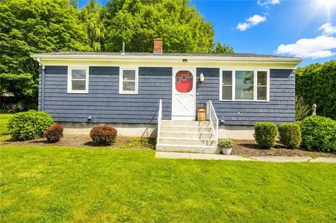 27 Alan Avenue Portsmouth RI 02871