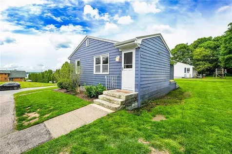 27 Alan Avenue Portsmouth RI 02871