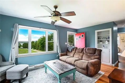 27 Alan Avenue Portsmouth RI 02871