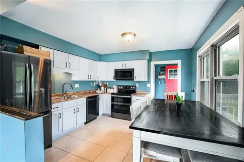 27 Alan Avenue Portsmouth RI 02871