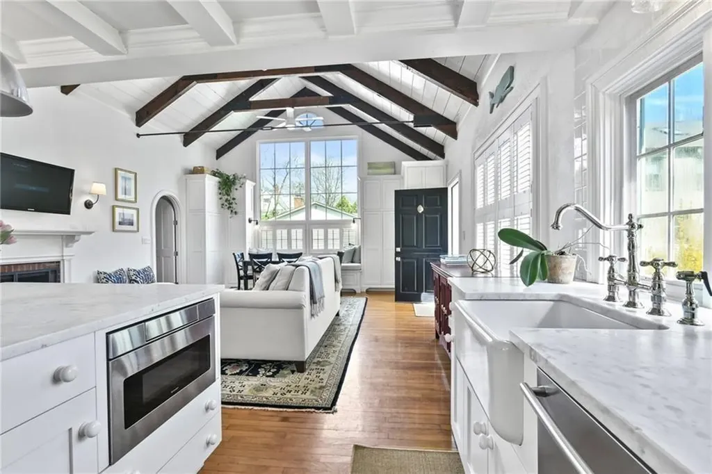 397 Gibbs Avenue Newport RI 02840