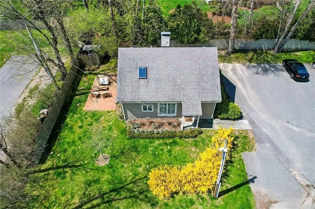 397 Gibbs Avenue Newport RI 02840