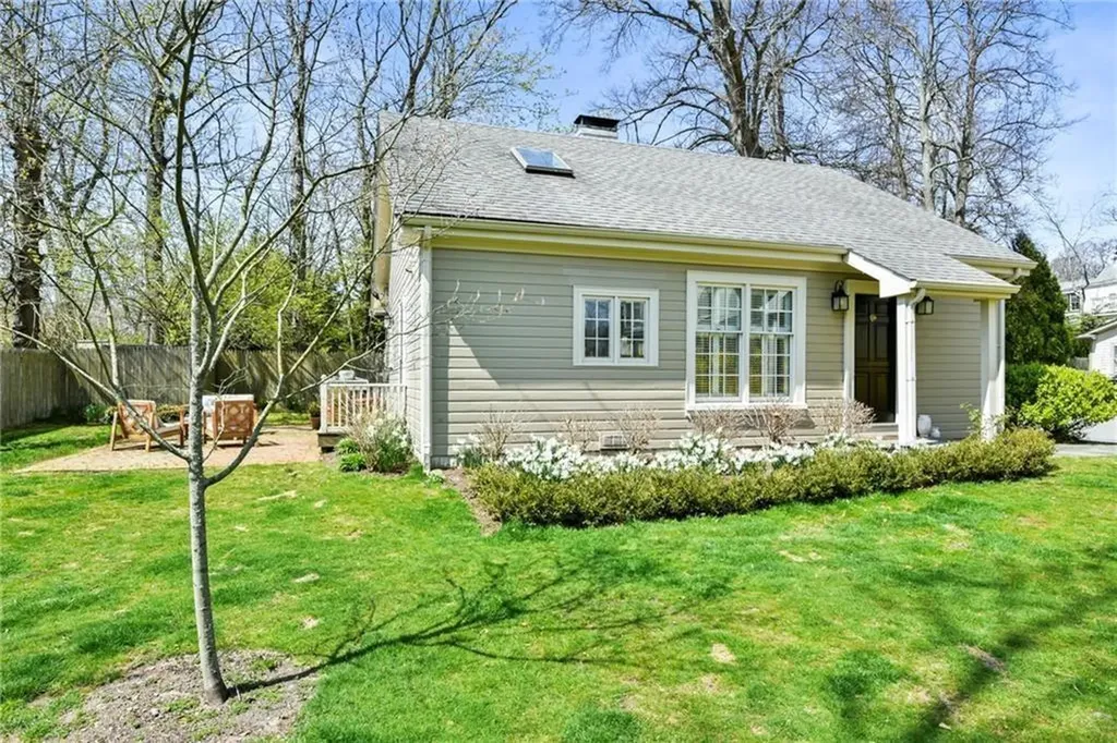 397 Gibbs Avenue Newport RI 02840