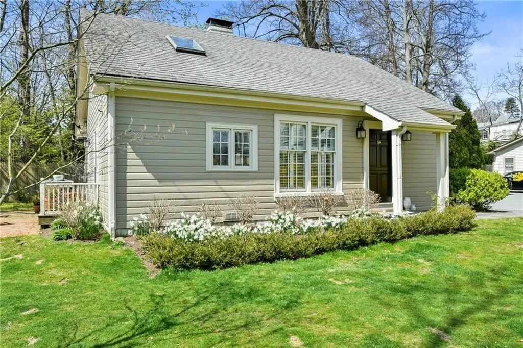 397 Gibbs Avenue Newport RI 02840
