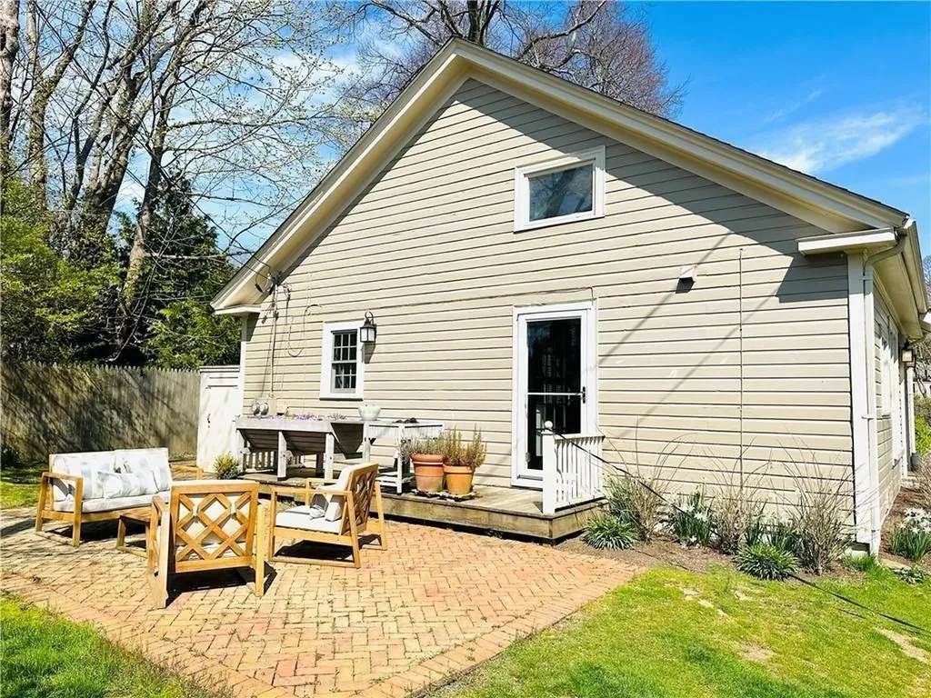 397 Gibbs Avenue Newport RI 02840