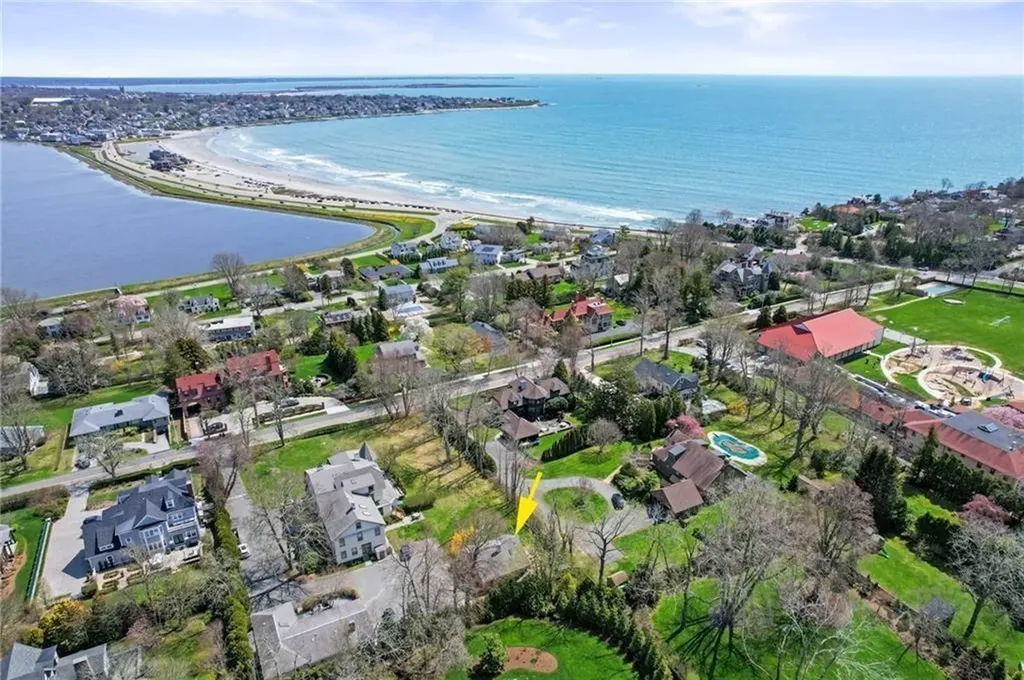 397 Gibbs Avenue Newport RI 02840