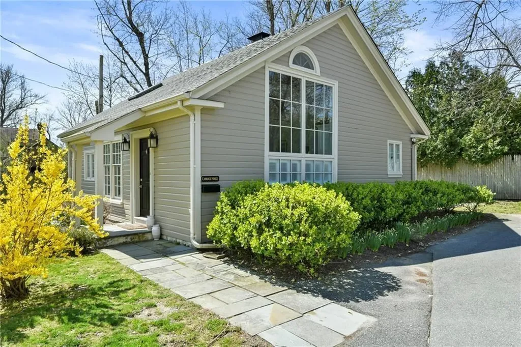 397 Gibbs Avenue Newport RI 02840
