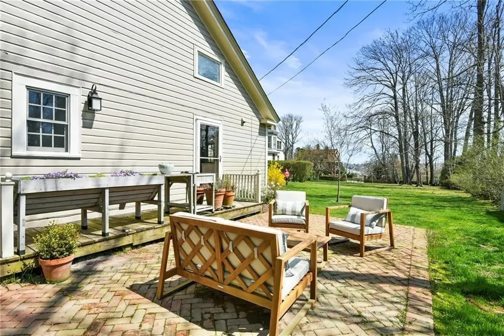397 Gibbs Avenue Newport RI 02840