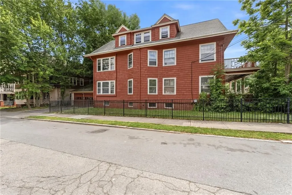220 Lenox Avenue Providence RI 02907