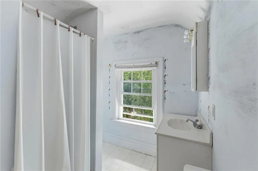 220 Lenox Avenue Providence RI 02907