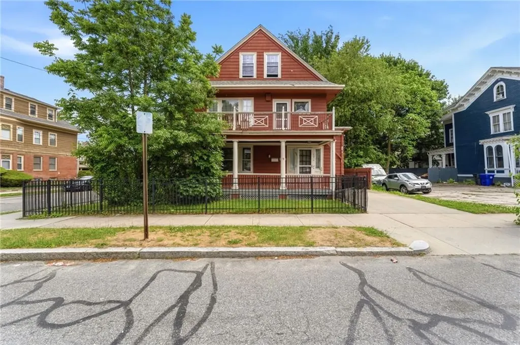 220 Lenox Avenue Providence RI 02907