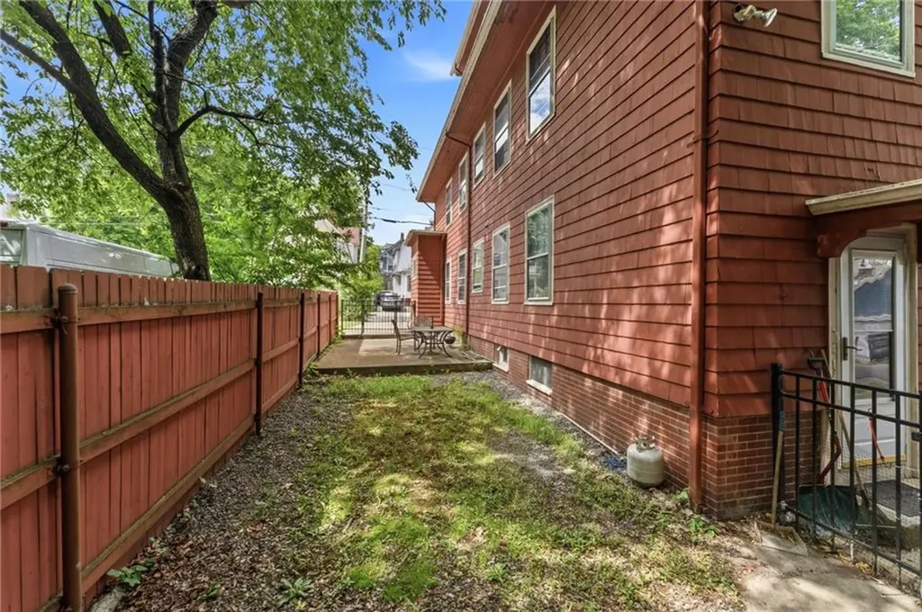 220 Lenox Avenue Providence RI 02907