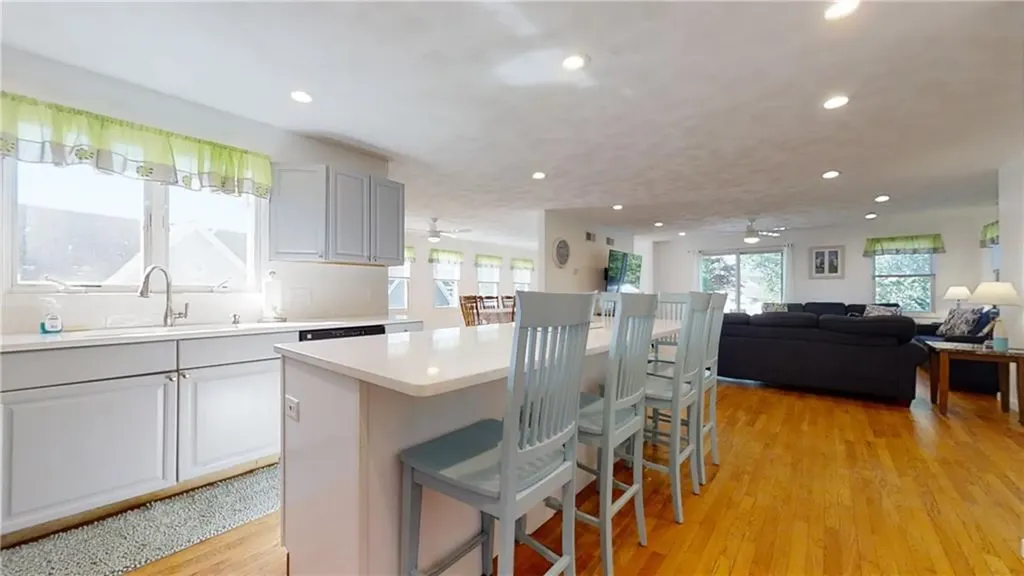 51 Glendale Road Narragansett RI 02882