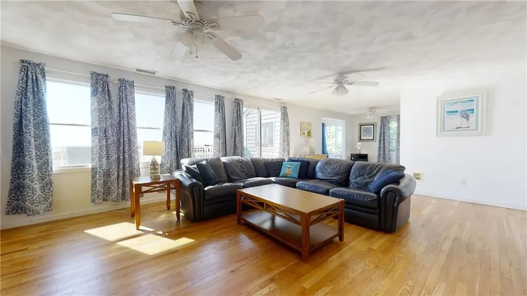 51 Glendale Road Narragansett RI 02882