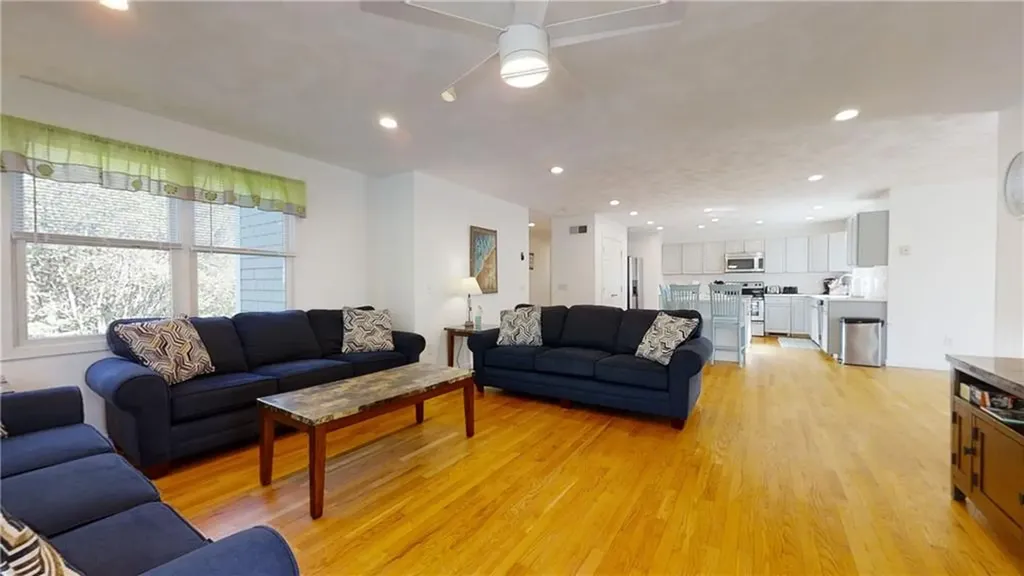 51 Glendale Road Narragansett RI 02882