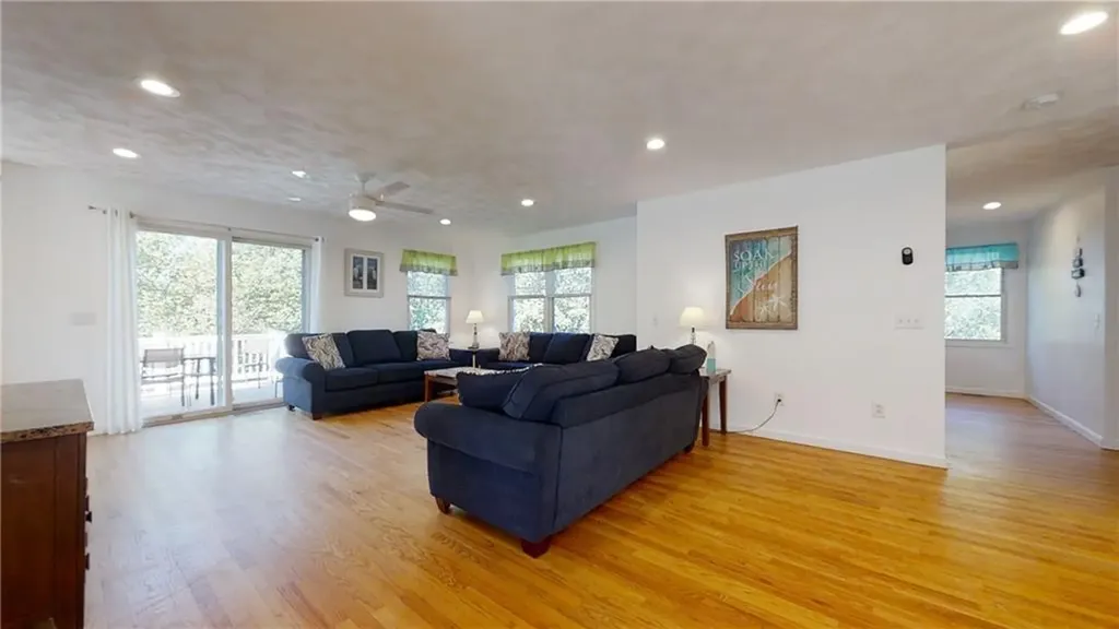 51 Glendale Road Narragansett RI 02882