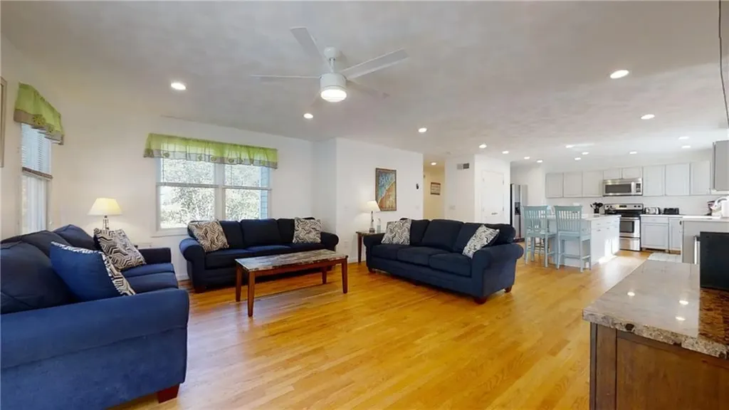 51 Glendale Road Narragansett RI 02882