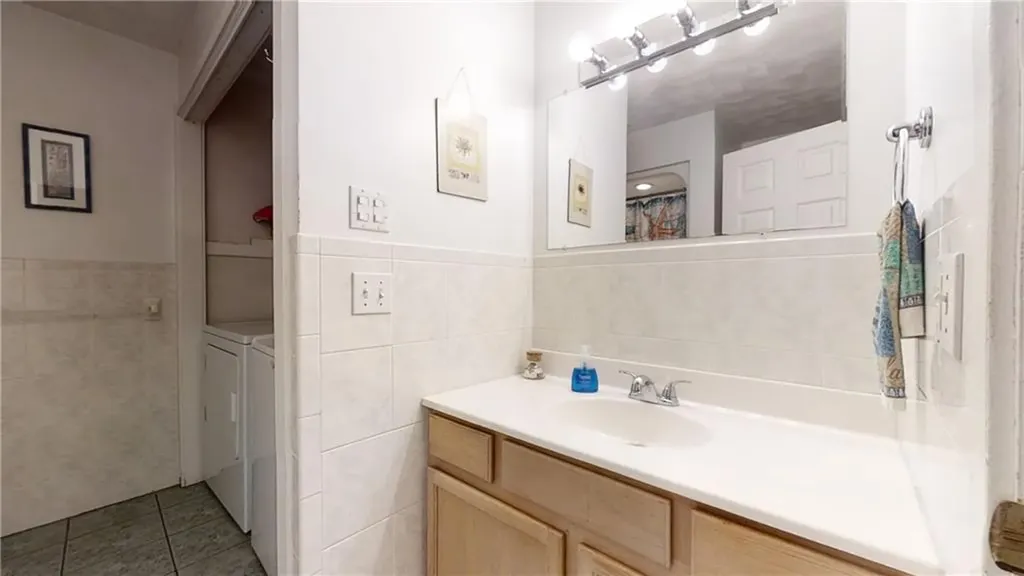 51 Glendale Road Narragansett RI 02882
