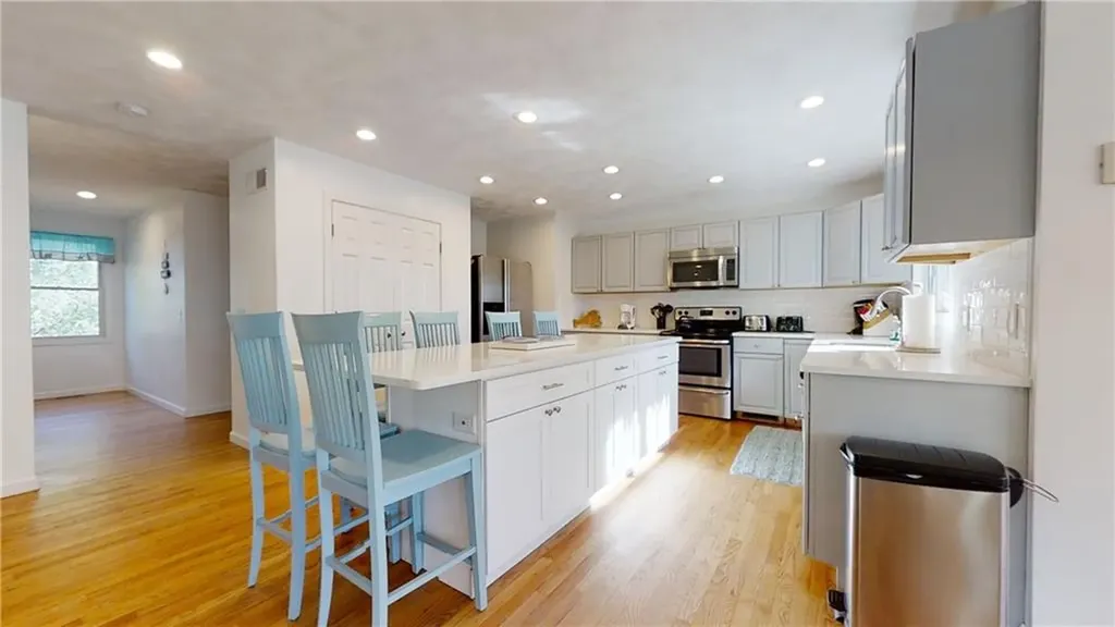 51 Glendale Road Narragansett RI 02882