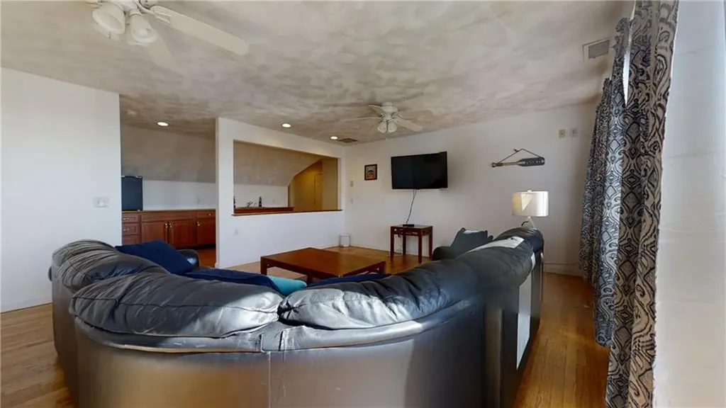 51 Glendale Road Narragansett RI 02882