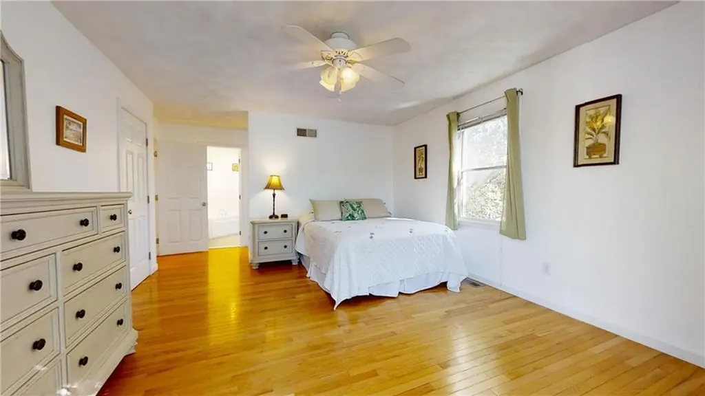51 Glendale Road Narragansett RI 02882