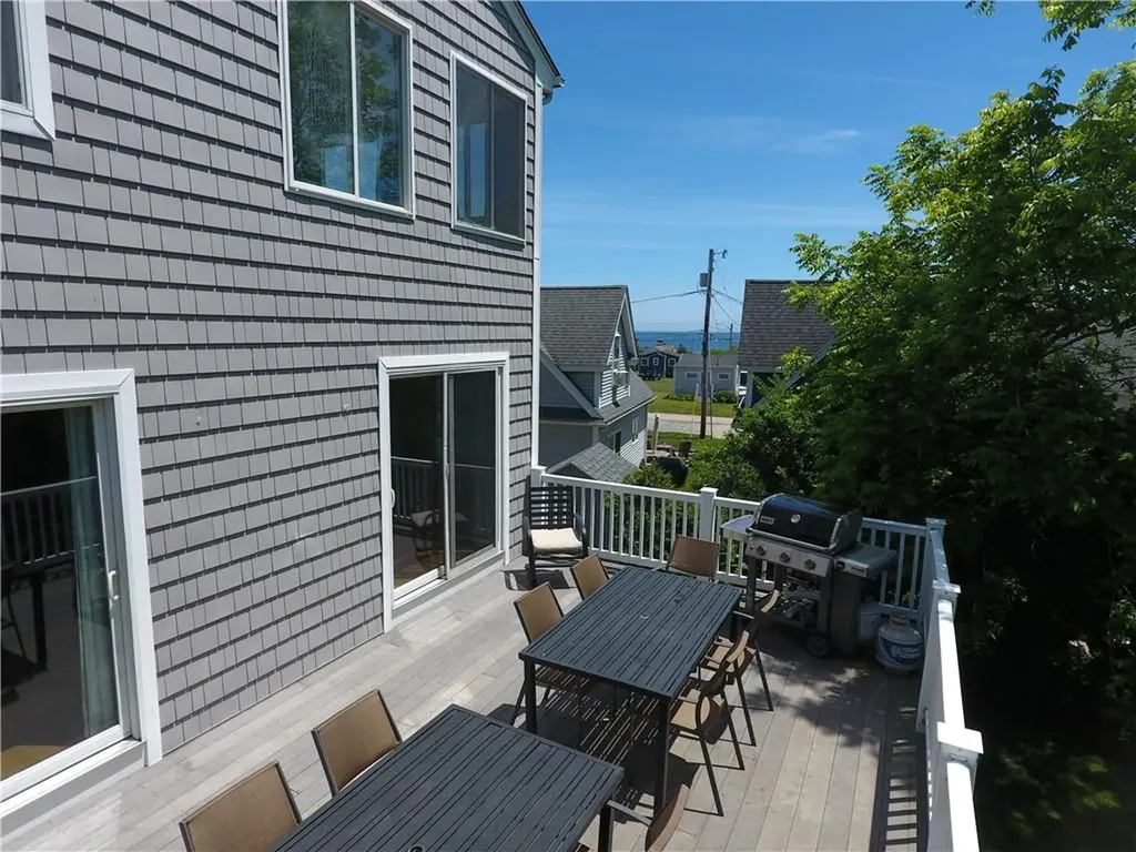 51 Glendale Road Narragansett RI 02882