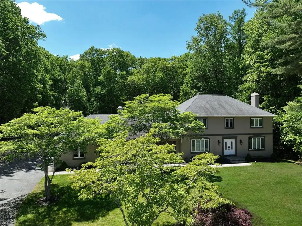 10 Arbor Way East Greenwich RI 02818