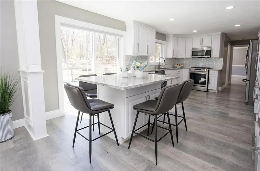 10 Arbor Way East Greenwich RI 02818