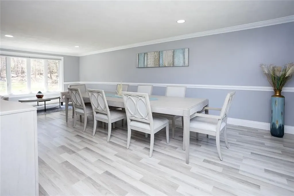 10 Arbor Way East Greenwich RI 02818
