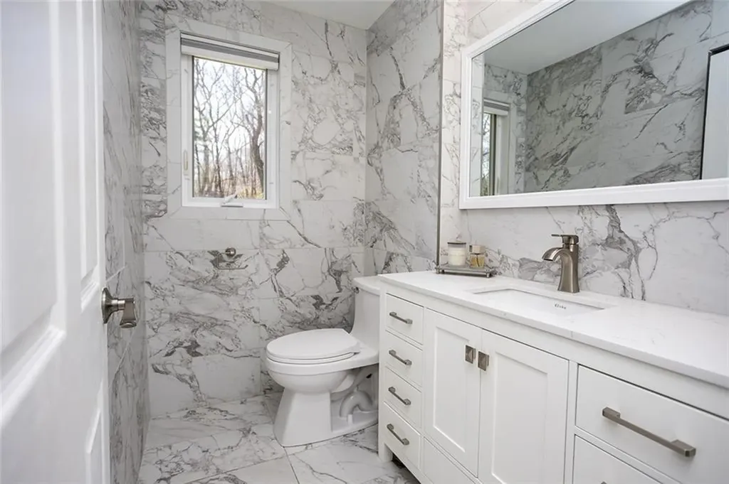 10 Arbor Way East Greenwich RI 02818