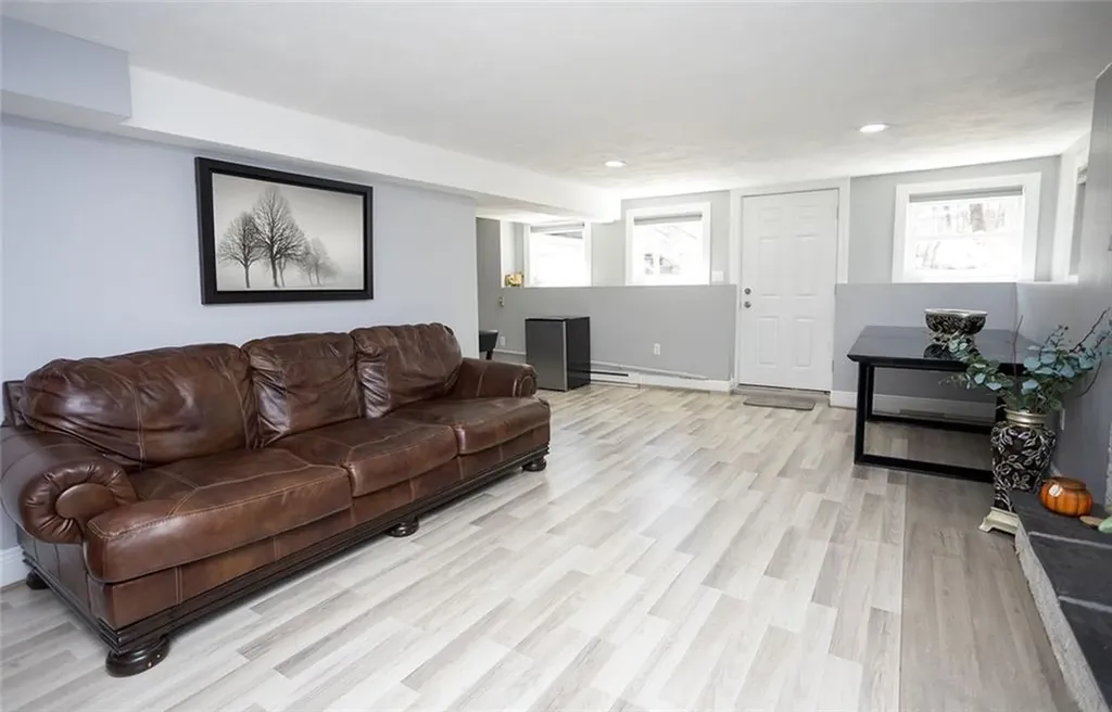 10 Arbor Way East Greenwich RI 02818