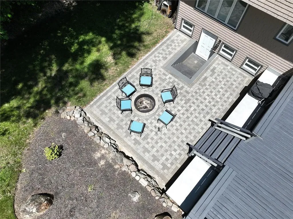 10 Arbor Way East Greenwich RI 02818