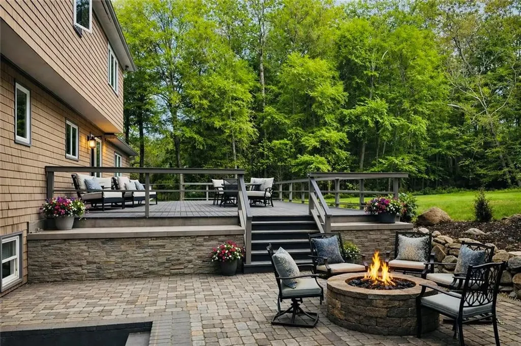10 Arbor Way East Greenwich RI 02818
