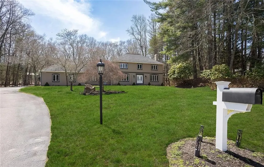 10 Arbor Way East Greenwich RI 02818