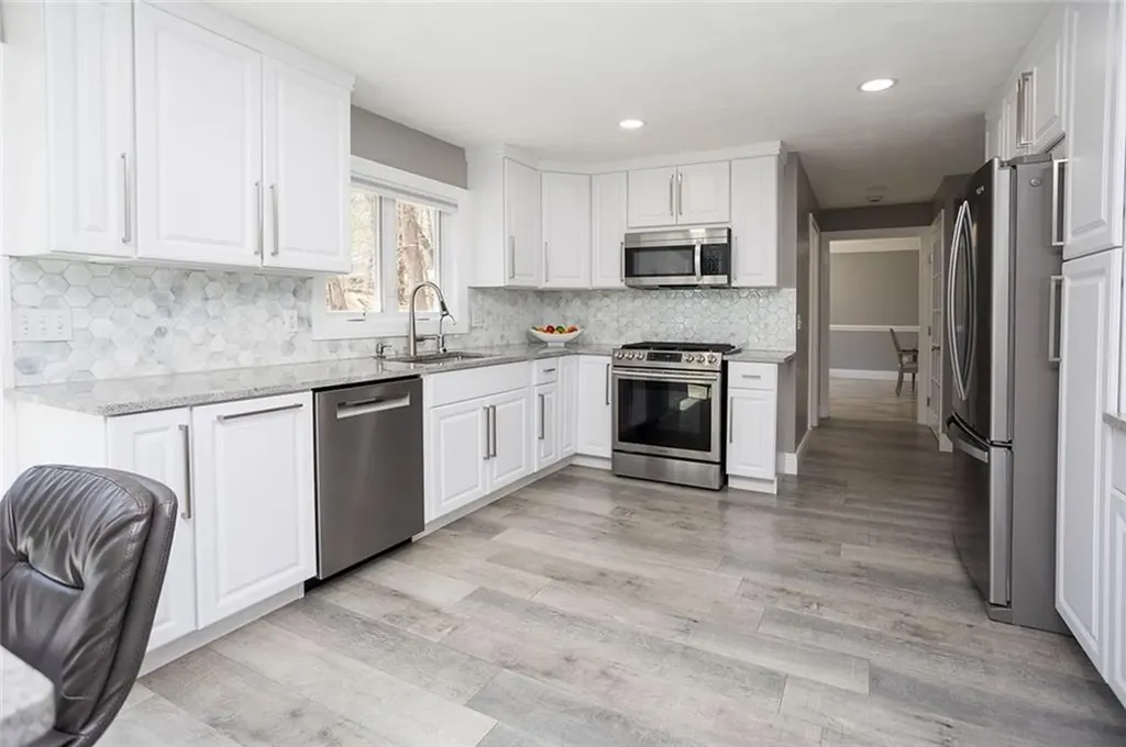 10 Arbor Way East Greenwich RI 02818