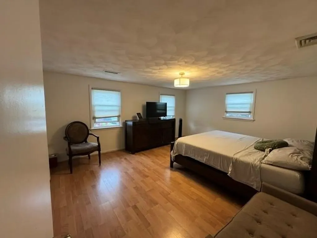 40 Pettis Drive Warwick RI 02889