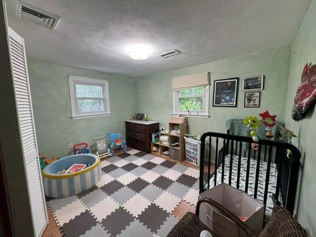 40 Pettis Drive Warwick RI 02889