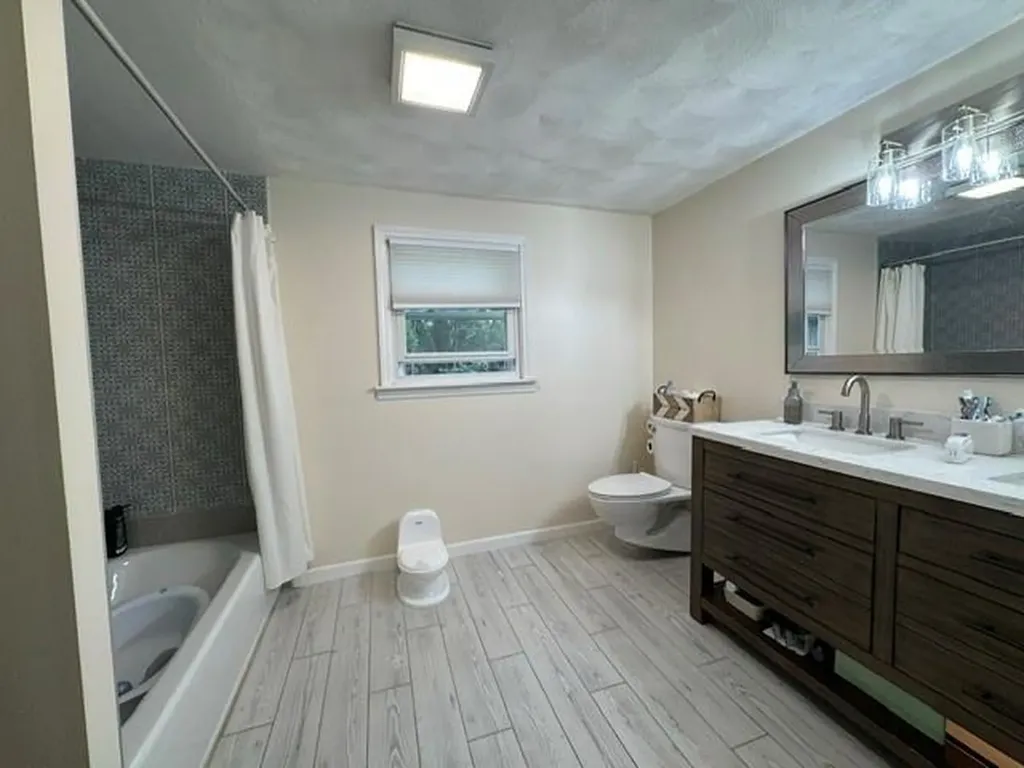 40 Pettis Drive Warwick RI 02889
