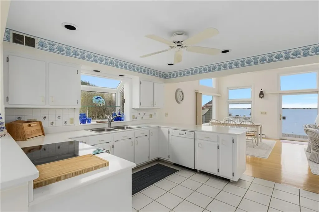 28 Arrow Wood Trail South Kingstown RI 02879