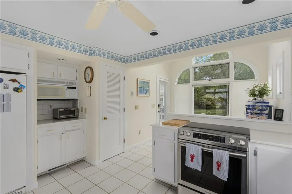 28 Arrow Wood Trail South Kingstown RI 02879