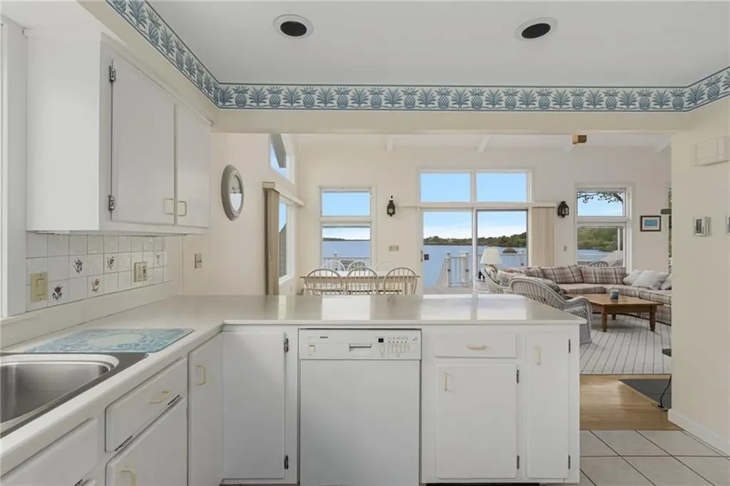 28 Arrow Wood Trail South Kingstown RI 02879