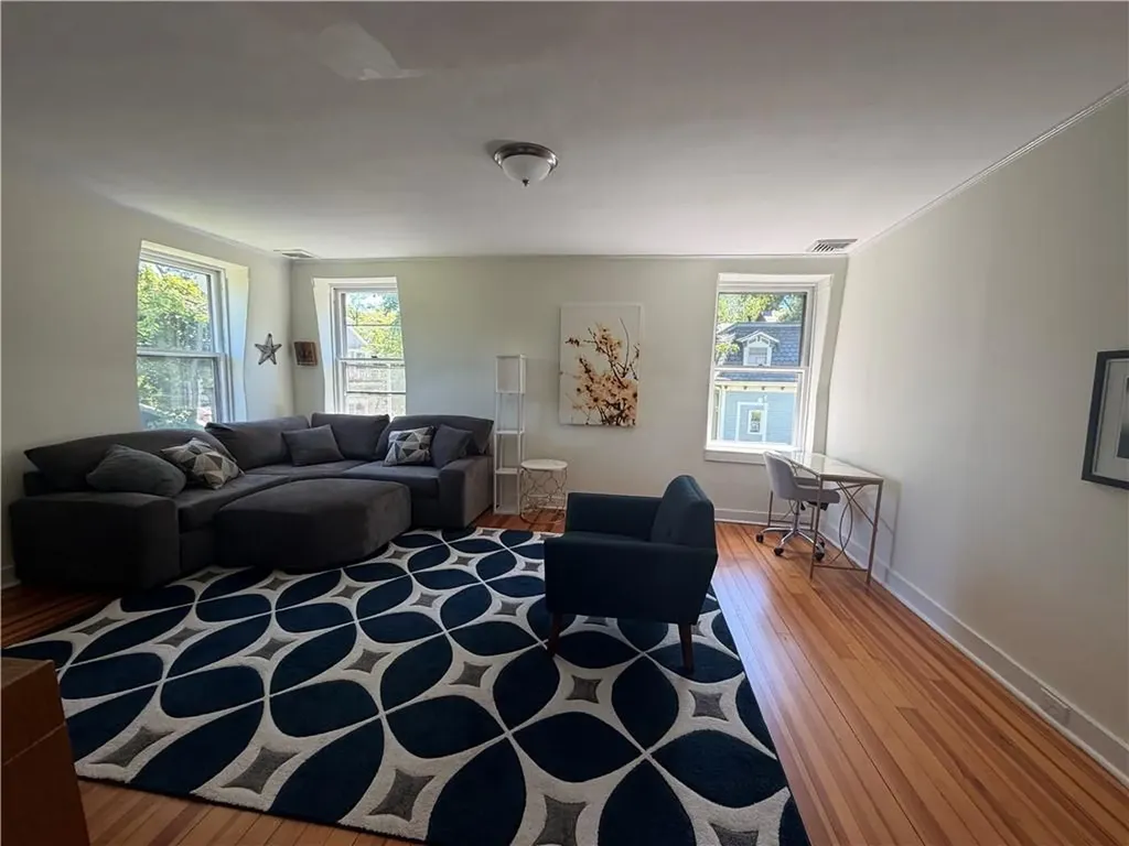 44 Everett Street Newport RI 02840