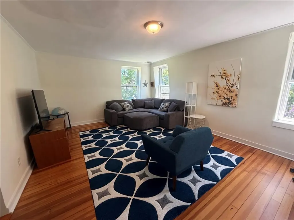 44 Everett Street Newport RI 02840