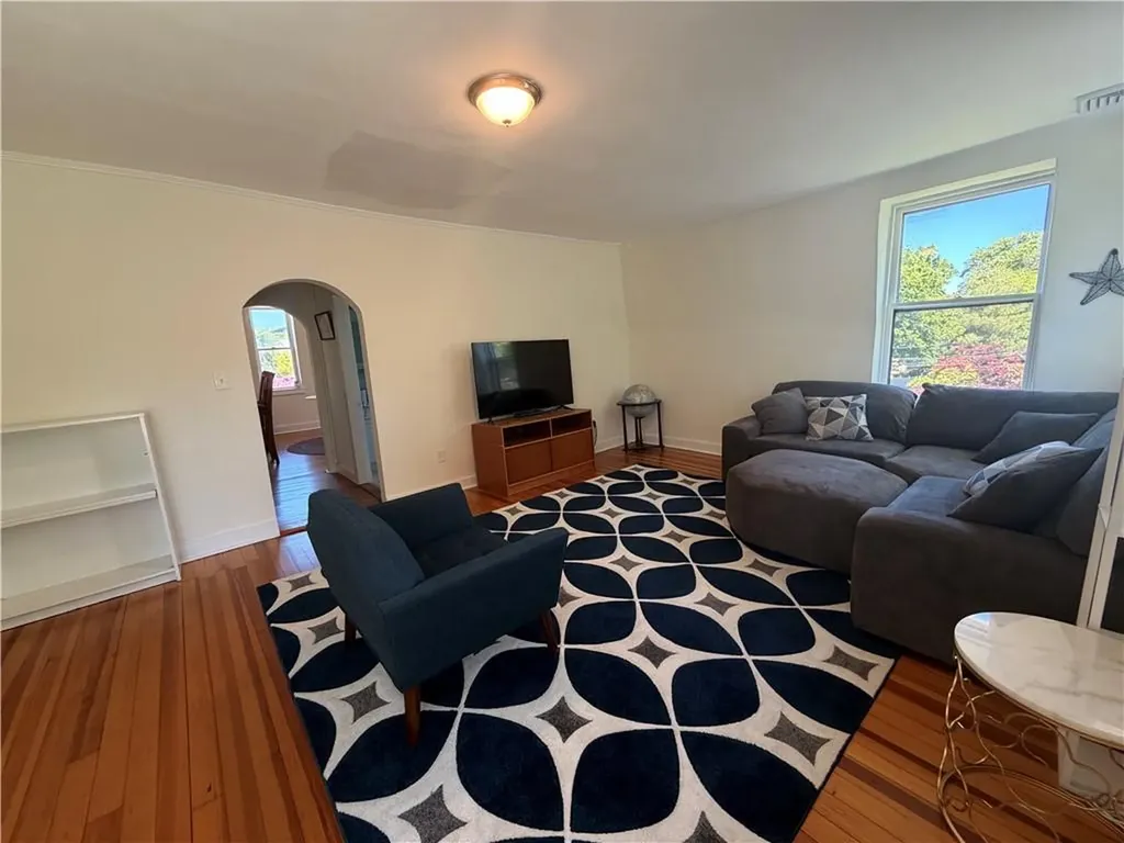44 Everett Street Newport RI 02840