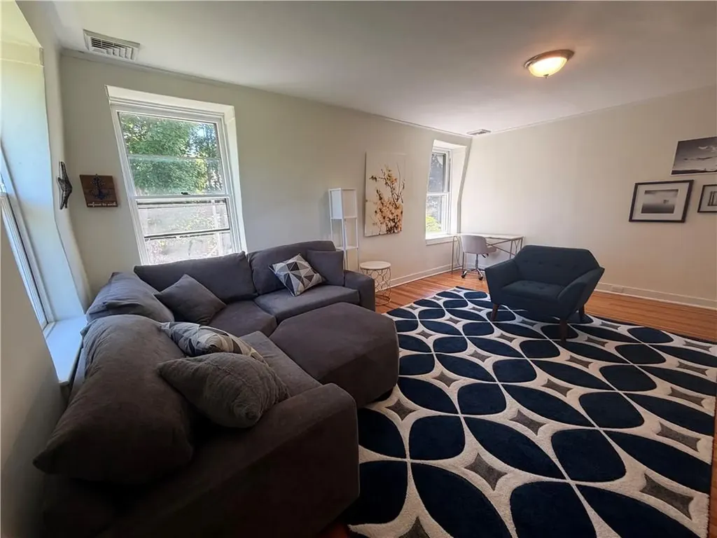 44 Everett Street Newport RI 02840