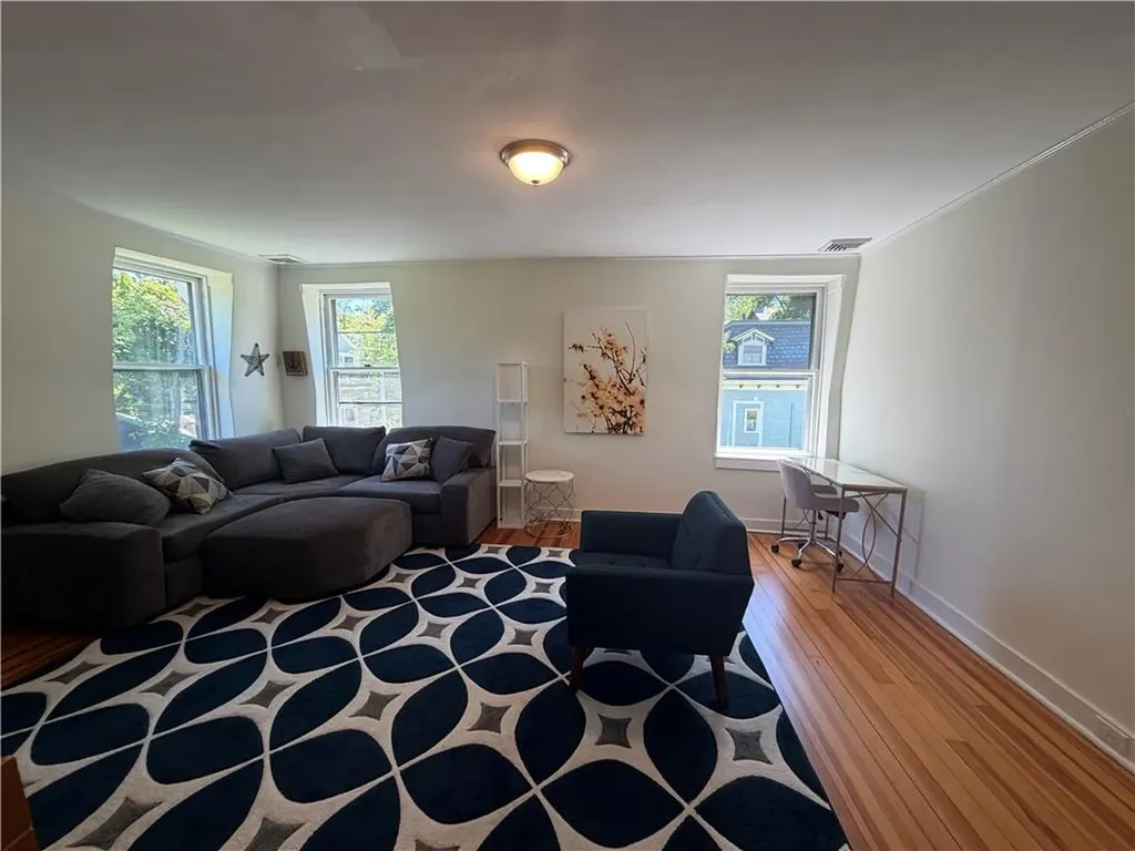 44 Everett Street Newport RI 02840