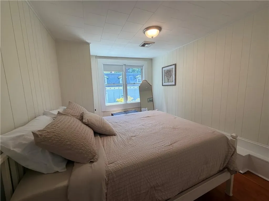 44 Everett Street Newport RI 02840