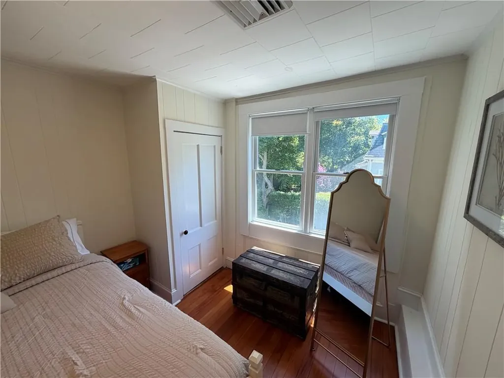 44 Everett Street Newport RI 02840