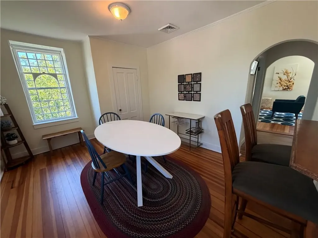 44 Everett Street Newport RI 02840